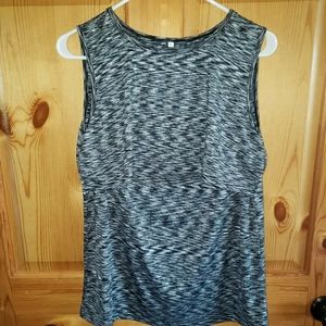 New NWOT Maternity/ Nursing Top size L black/White